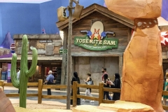 AR_2407_Warner_Bros_Tour-48