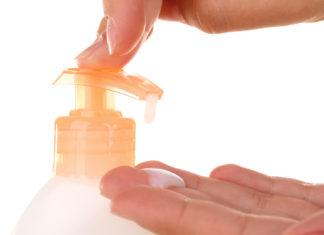 Este săpunul tradițional mai eficient decât cel lichid?