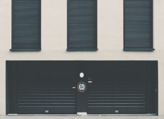 Tehnologiile care acționează ușile de garaj în clădirile comerciale