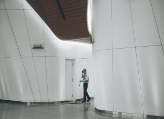 Viitorul industriei de curățenie: 6 roboți pentru a curăța automat podelele