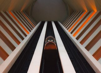 8 upgrade-uri esențiale pentru ascensoarele clădirii dumneavoastră