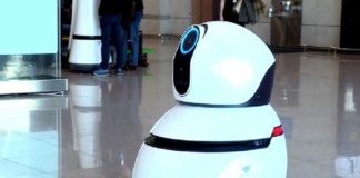 Doi roboți produși de LG ghidează călătorii și mențin curățenia în Aeroportul Internațional Incheon
