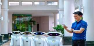 LeoBots, roboții autonomi de curățenie care fac cu ochiul, spun glume și chiar pot cânta