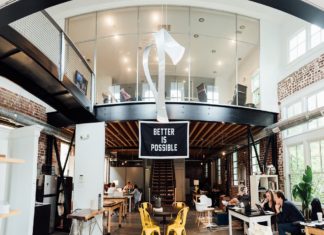 Impactul mobilierului asupra spațiului de lucru modern. Cum afectează activitatea echipei FM