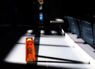 Cât de importantă este curățarea podelelor pentru prevenirea răspândirii infecțiilor